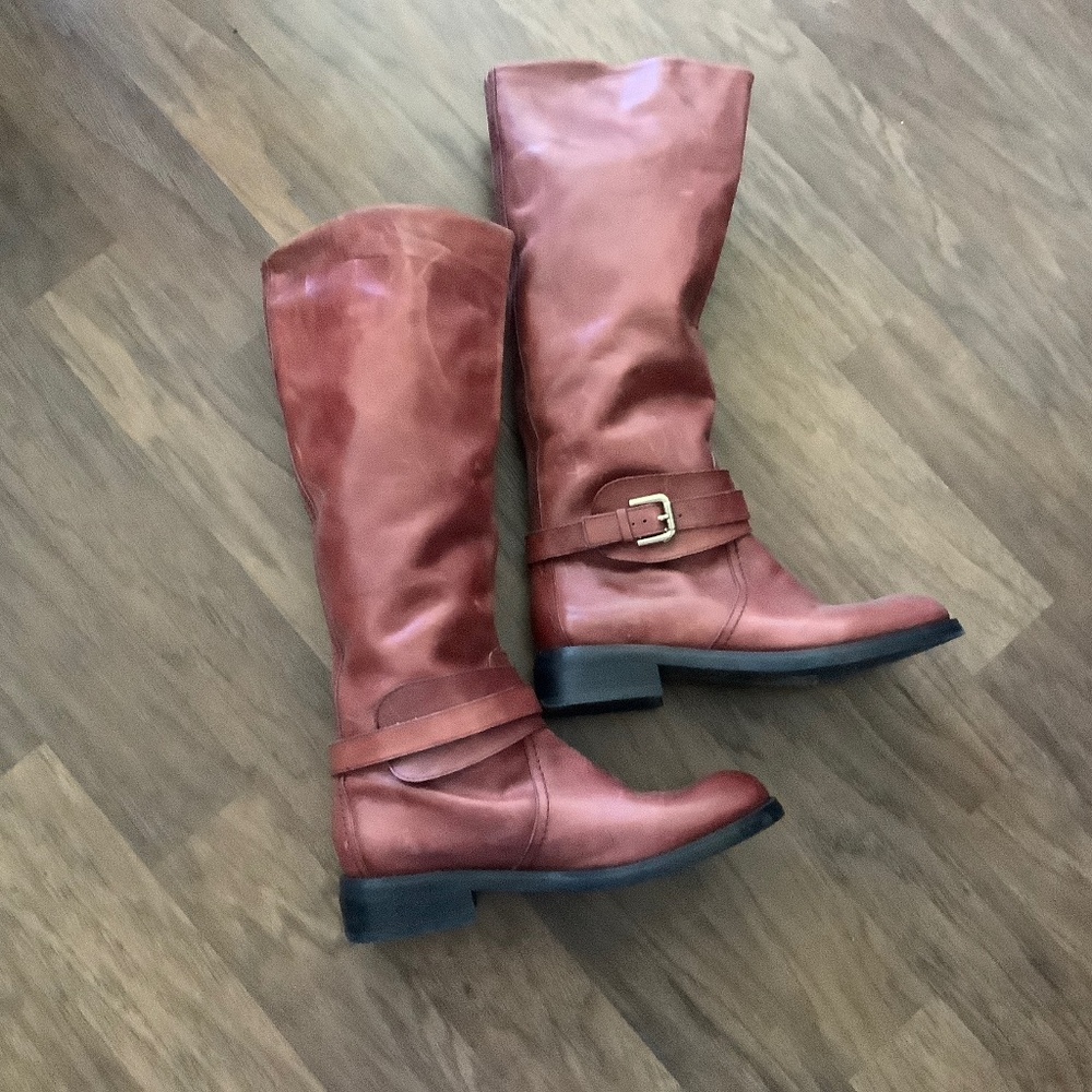 NWOT leather pull on riding boots